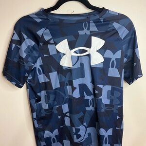 Under Armour Navy and White Graphic Tee Boys Large